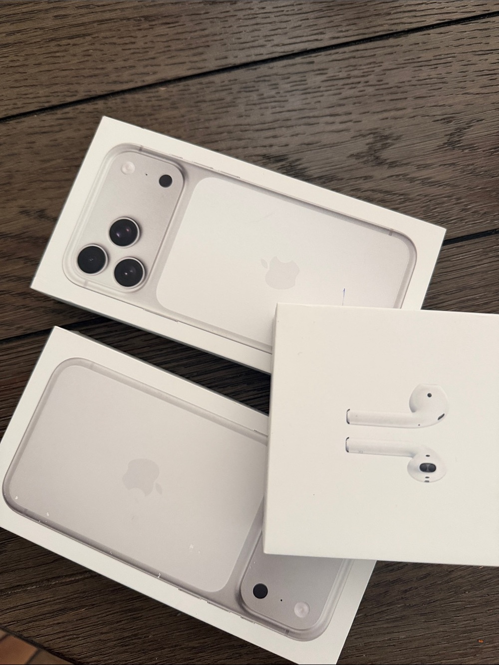 Apple iPhone and EarPods Bundle - White